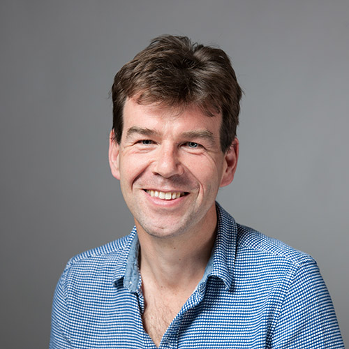 Dr James Bell